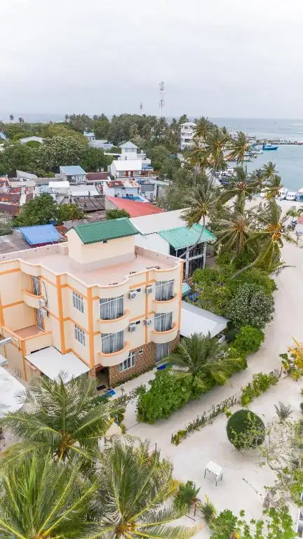 IRIS Beach Residence, beachfront guesthouse in Guraidhoo, Maldives